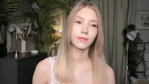 Natalie online show from 10-23-25, 05:40