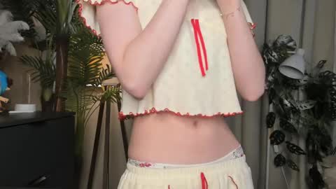 Natalie online show from 04-29-26, 05:44