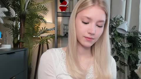 Snapshot of eternity_cuite chatting on 05-02-26, 05:56 Natalie online show from 05-02-26, 05:56