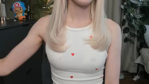Snapshot of eternity_cuite chatting on 05-09-26, 06:18 Natalie online show from 05-09-26, 06:18