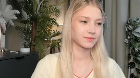 Snapshot of eternity_cuite chatting on 06-05-26, 07:03 Natalie online show from 06-05-26, 07:03