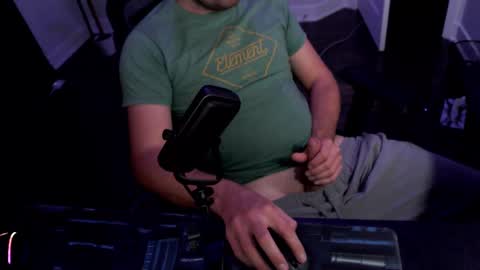 ethan8704 online show from 09-16-25, 02:23