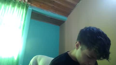 Snapshot of ethan_anavrin chatting on 01-12-25, 08:03 greetings sergi online show from 01-12-25, 08:03