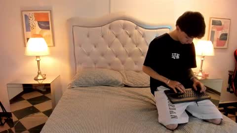 ethan and ava online show from 01-27-25, 01:30