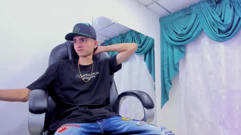 Snapshot of ethan_boy_ chatting on 12-21-24, 07:49 Ethan online show from 12-21-24, 07:49