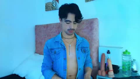 Snapshot of ethan_briggs chatting on 01-14-26, 03:45 ethan online show from 01-14-26, 03:45