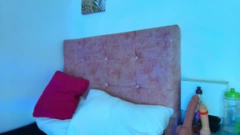 Snapshot of ethan_briggs chatting on 01-16-26, 02:26 ethan online show from 01-16-26, 02:26