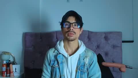 Snapshot of ethan_briggs chatting on 02-22-26, 02:13 ethan online show from 02-22-26, 02:13