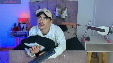 Snapshot of ethan_briggs chatting on 03-14-26, 11:21 ethan online show from 03-14-26, 11:21