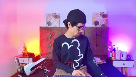 ethan  online show from 08-01-26, 03:39