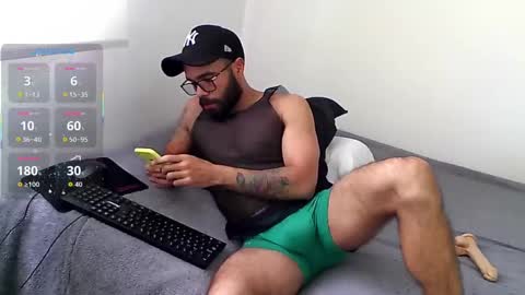 Snapshot of ethan_hunter87 chatting on 10-15-25, 07:14 Ethan online show from 10-15-25, 07:14