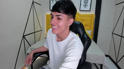 Snapshot of ethan_jamees chatting on 02-25-26, 07:34 E T H A N online show from 02-25-26, 07:34