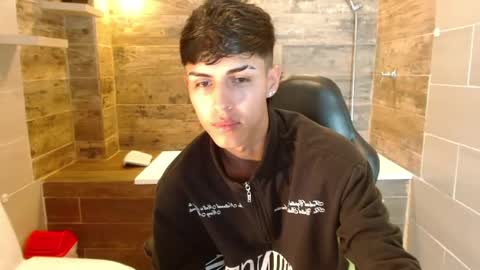 Snapshot of ethan_jamees chatting on 03-18-26, 07:17 E T H A N online show from 03-18-26, 07:17