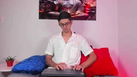 Snapshot of ethan_sai01 chatting on 02-14-25, 06:40 ETHAN SAI online show from 02-14-25, 06:40