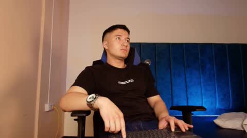 ethanconnor_ online show from 10-07-25, 12:13