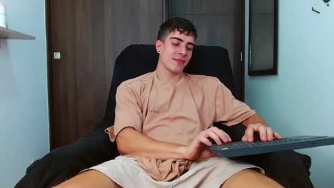 Snapshot of ethangreey1 chatting on 03-05-25, 06:01 ethangreey1 online show from 03-05-25, 06:01