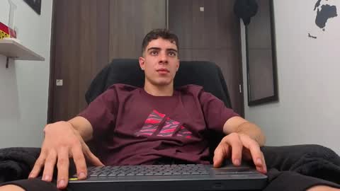 Snapshot of ethangreey1 chatting on 10-10-25, 04:06 ethangreey1 online show from 10-10-25, 04:06