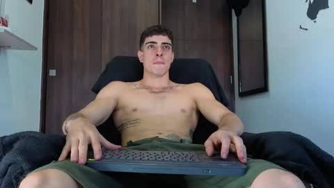 Snapshot of ethangreey1 chatting on 10-13-25, 09:37 ethangreey1 online show from 10-13-25, 09:37