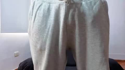 Snapshot of ethangreey1 chatting on 12-16-25, 04:34 ethangreey1 online show from 12-16-25, 04:34