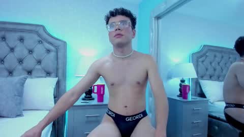 Snapshot of ethanleroyy chatting on 10-11-25, 11:42 Ethan Leroy online show from 10-11-25, 11:42