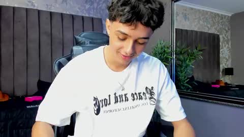 Snapshot of ethanlowell chatting on 10-14-25, 05:30 ethanlowell online show from 10-14-25, 05:30