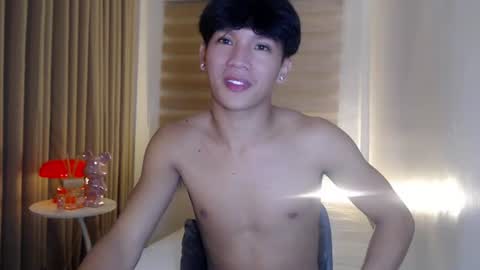 Snapshot of etherealboytoy4hire chatting on 06-17-26, 01:34 Rey online show from 06-17-26, 01:34