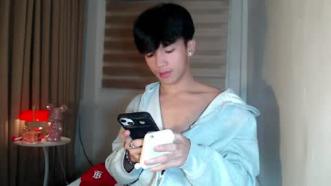Snapshot of etherealboytoy4hire chatting on 06-26-26, 05:17 Rey online show from 06-26-26, 05:17