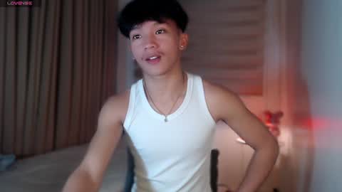 Snapshot of etherealboytoy4hire chatting on 07-21-26, 04:15 Rey online show from 07-21-26, 04:15