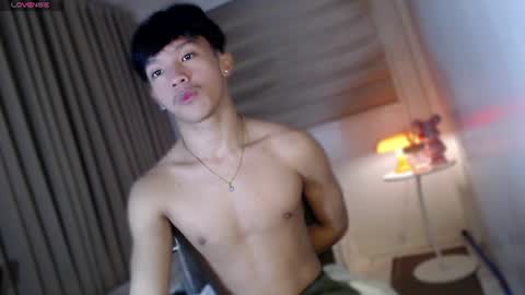 Snapshot of etherealboytoy4hire chatting on 07-26-26, 03:19 Rey online show from 07-26-26, 03:19