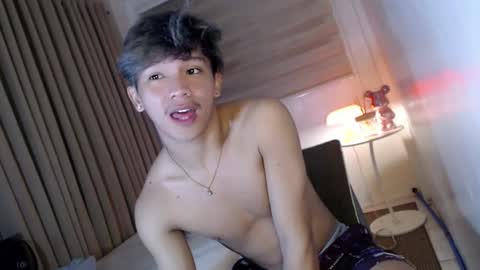 Snapshot of etherealboytoy4hire chatting on 08-05-26, 01:58 Rey online show from 08-05-26, 01:58