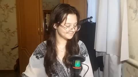 Lily 1st day online show from 05-18-26, 03:18