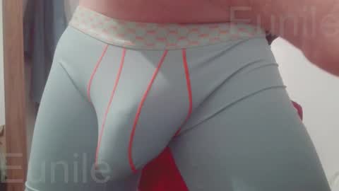 eunile online show from 10-25-25, 02:19