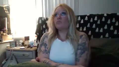 Hunter and Linzzy online show from 02-21-25, 08:40