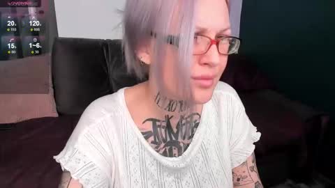 Snapshot of eurusholmes95 chatting on 02-21-26, 11:11 Alxandra online show from 02-21-26, 11:11