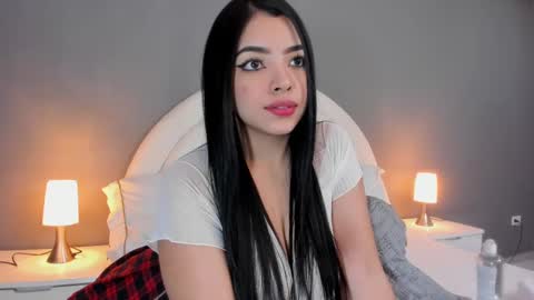 Snapshot of eva_bigboobs_ chatting on 02-20-25, 05:40 EVA online show from 02-20-25, 05:40