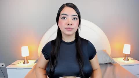 Snapshot of eva_bigboobs_ chatting on 10-17-25, 11:35 EVA online show from 10-17-25, 11:35