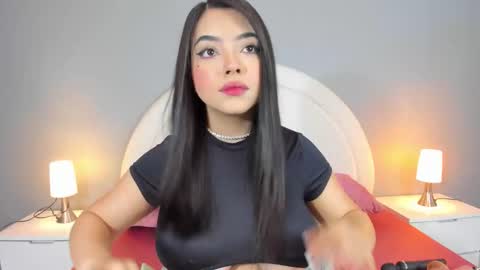 Snapshot of eva_bigboobs_ chatting on 12-18-25, 11:49 EVA online show from 12-18-25, 11:49