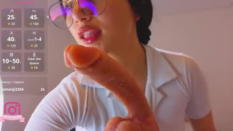 Eva online show from 06-24-26, 10:47