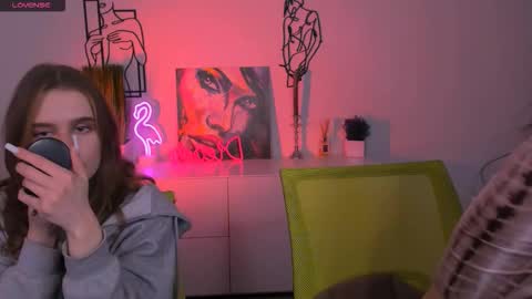 Snapshot of eva_drive chatting on 10-21-25, 07:03 your dream online show from 10-21-25, 07:03