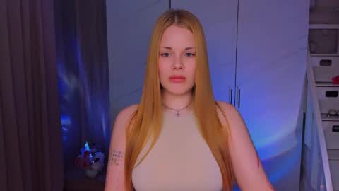 Snapshot of eva_ellis chatting on 05-04-26, 11:45 Eva online show from 05-04-26, 11:45