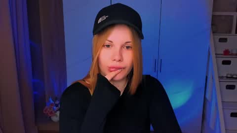 Snapshot of eva_ellis chatting on 05-16-26, 10:30 Eva online show from 05-16-26, 10:30