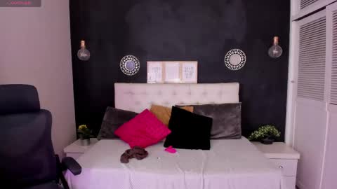 eva_hot_1 online show from 06-04-26, 01:17