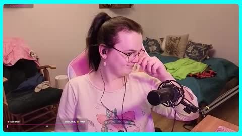 Snapshot of eva_katt chatting on 12-19-25, 12:01 Gamer Katt online show from 12-19-25, 12:01