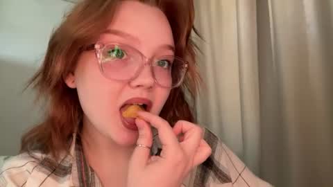 Snapshot of eva_kittenn chatting on 07-18-26, 08:29 eva_kittenn online show from 07-18-26, 08:29