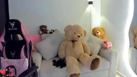 Snapshot of eva_lee18 chatting on 03-08-26, 04:49 Eva online show from 03-08-26, 04:49