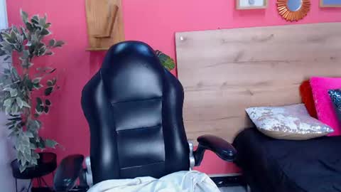 Snapshot of eva_love49 chatting on 07-28-26, 07:39 eva_love49 online show from 07-28-26, 07:39
