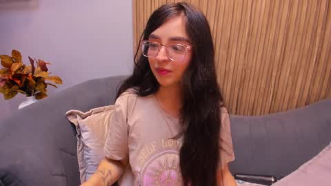 Snapshot of eva_macalliter chatting on 02-28-25, 02:31 Angelinne online show from 02-28-25, 02:31