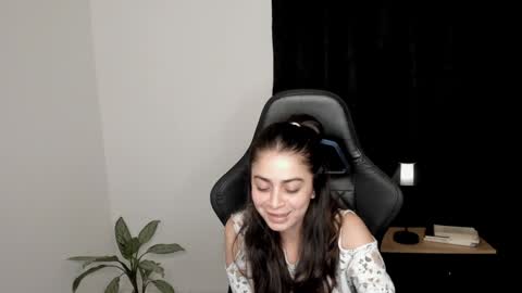 Snapshot of eva_monn chatting on 01-09-25, 02:43 eva_monn online show from 01-09-25, 02:43