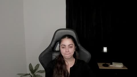 Snapshot of eva_monn chatting on 01-12-25, 02:56 eva_monn online show from 01-12-25, 02:56