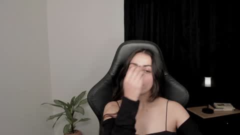 Snapshot of eva_monn chatting on 01-15-25, 11:08 eva_monn online show from 01-15-25, 11:08